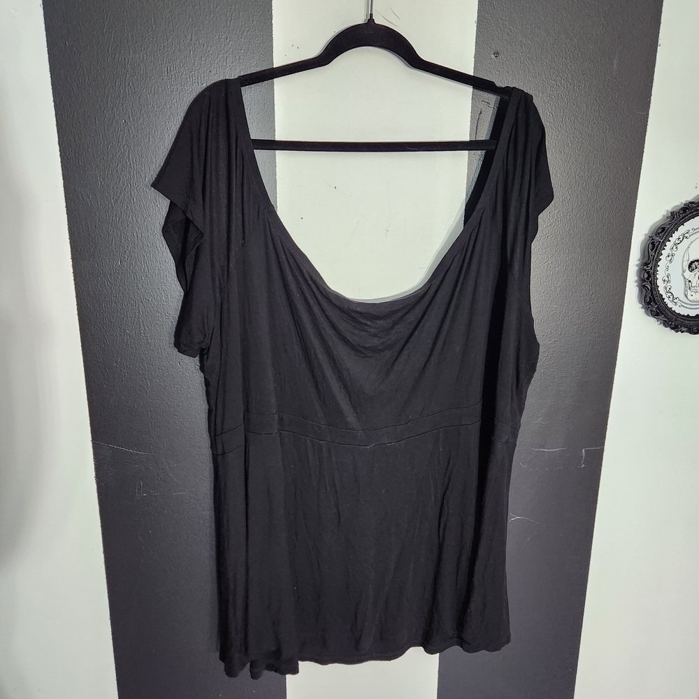 torrid Black Scoop-Neck Tie-Front Tunic - Picture 4 of 5